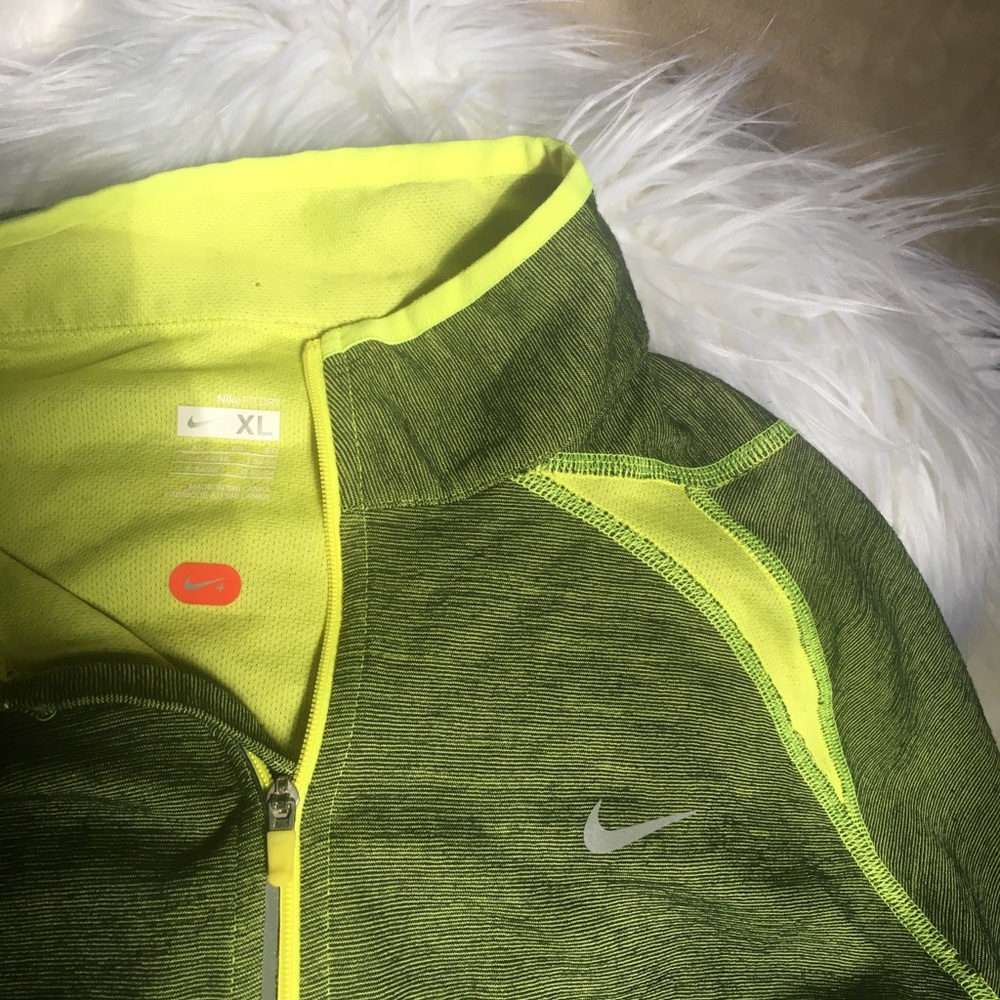 Like New Nike Dry Fit pullover
